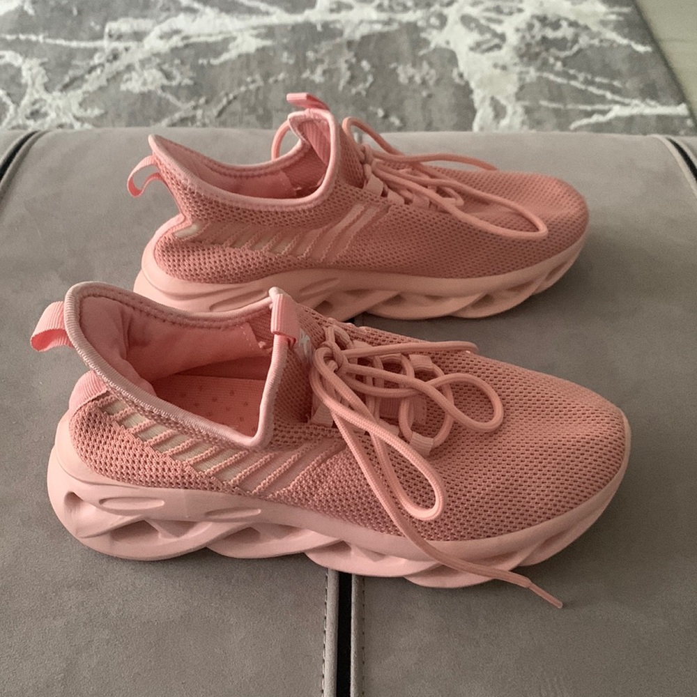 New! Pony Pink Knit Athletic Sneakers